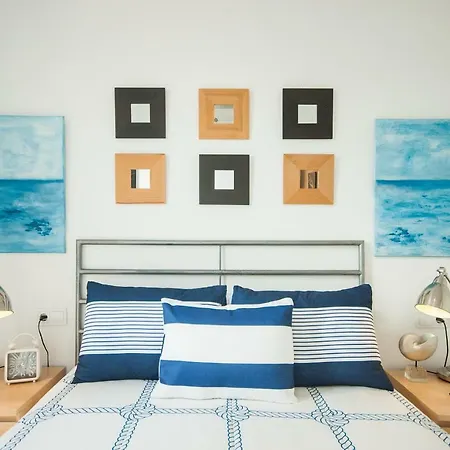 Lets Holidays Lovely Pool With Parking 3