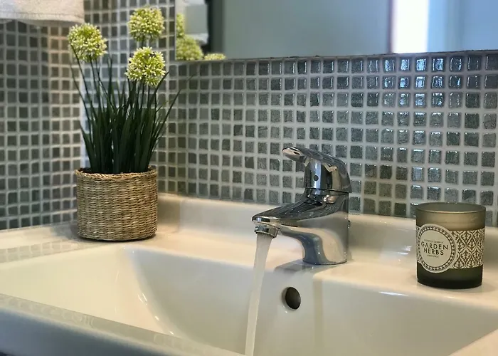 Lets Holidays Lovely Pool With Parking 3 Apartmán *