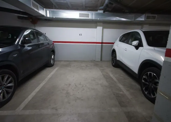 Lets Holidays Lovely Pool With Parking 3